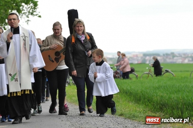 Zdjęcie w galerii na portalu naszraciborz.pl: W gościnie u świętego Urbana. Parafianie z Tworkowa, Bolesławia i czeskiej Haci na międzynarodowym odpuście wiadomości z regionu