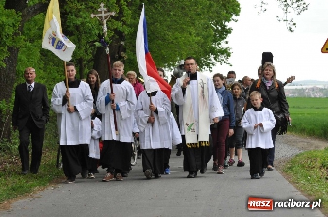 Zdjęcie w galerii na portalu naszraciborz.pl: W gościnie u świętego Urbana. Parafianie z Tworkowa, Bolesławia i czeskiej Haci na międzynarodowym odpuście wiadomości z regionu