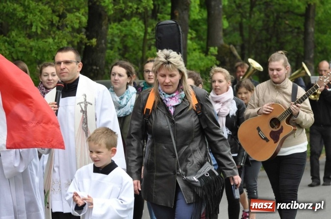 Zdjęcie w galerii na portalu naszraciborz.pl: W gościnie u świętego Urbana. Parafianie z Tworkowa, Bolesławia i czeskiej Haci na międzynarodowym odpuście wiadomości z regionu