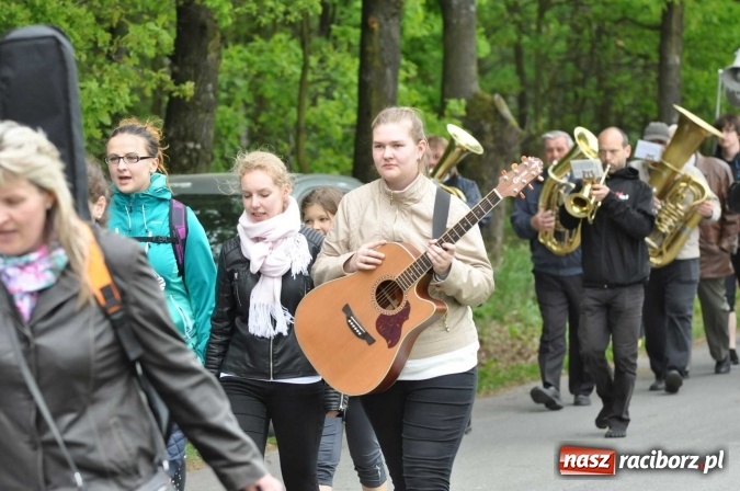 Zdjęcie w galerii na portalu naszraciborz.pl: W gościnie u świętego Urbana. Parafianie z Tworkowa, Bolesławia i czeskiej Haci na międzynarodowym odpuście wiadomości z regionu