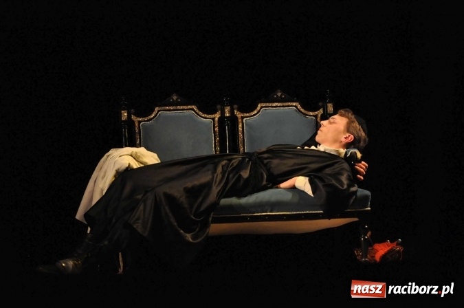 Zdjęcie w galerii na portalu naszraciborz.pl: W Strzesze wystawiono Grosiki na raj Singera  wiadomości z regionu