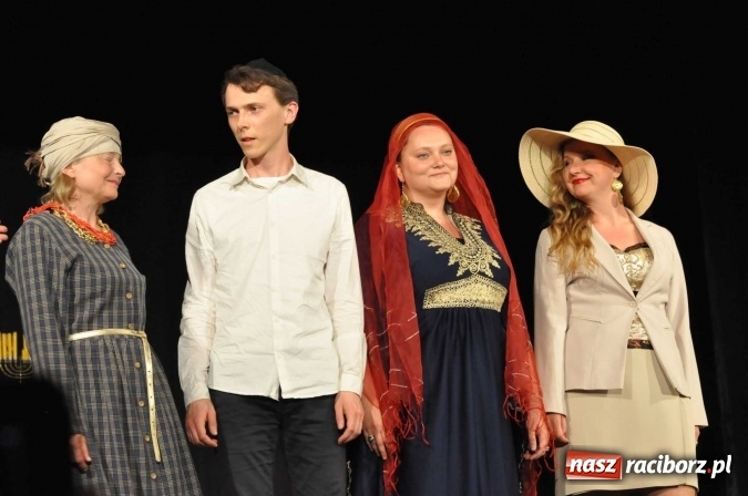 Zdjęcie w galerii na portalu naszraciborz.pl: W Strzesze wystawiono Grosiki na raj Singera  wiadomości z regionu