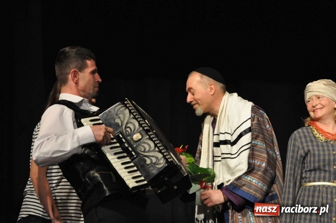 Zdjęcie w galerii na portalu naszraciborz.pl: W Strzesze wystawiono Grosiki na raj Singera  wiadomości z regionu