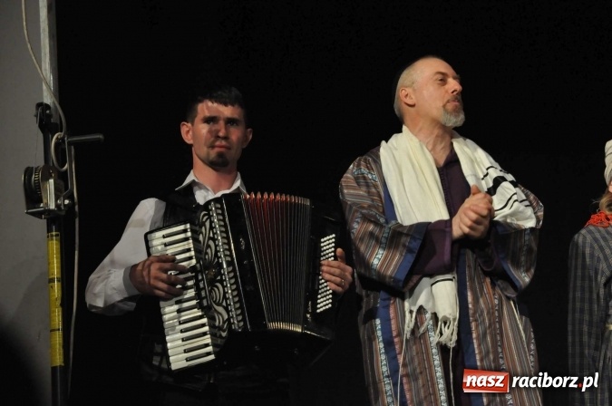 Zdjęcie w galerii na portalu naszraciborz.pl: W Strzesze wystawiono Grosiki na raj Singera  wiadomości z regionu