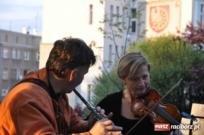 Zdjęcie w galerii na portalu naszraciborz.pl: Na skwerze Kresowian zasadzono Drzewo Pamięci wiadomości z regionu