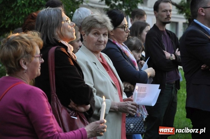 Zdjęcie w galerii na portalu naszraciborz.pl: Na skwerze Kresowian zasadzono Drzewo Pamięci wiadomości z regionu