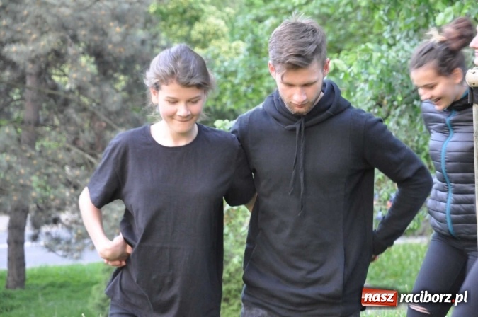 Zdjęcie w galerii na portalu naszraciborz.pl: Na skwerze Kresowian zasadzono Drzewo Pamięci wiadomości z regionu