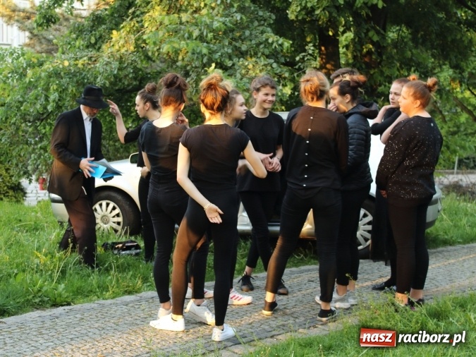 Zdjęcie w galerii na portalu naszraciborz.pl: Na skwerze Kresowian zasadzono Drzewo Pamięci wiadomości z regionu