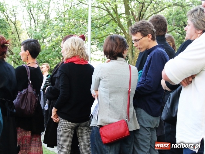 Zdjęcie w galerii na portalu naszraciborz.pl: Na skwerze Kresowian zasadzono Drzewo Pamięci wiadomości z regionu