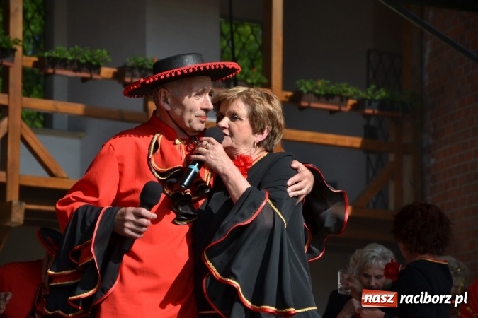 Zdjęcie w galerii na portalu naszraciborz.pl: Hiszpańska muzyka, przepiękne stroje i dekoracje, czyli Poemat dla Hiszpanii na Zamku Piastowskim  wiadomości z regionu