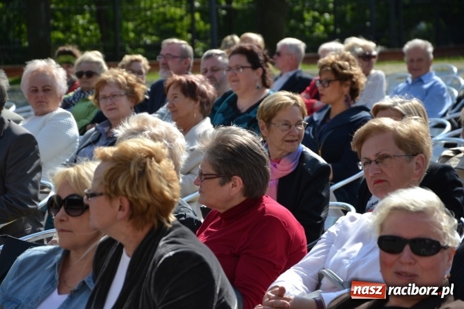 Zdjęcie w galerii na portalu naszraciborz.pl: Hiszpańska muzyka, przepiękne stroje i dekoracje, czyli Poemat dla Hiszpanii na Zamku Piastowskim  wiadomości z regionu