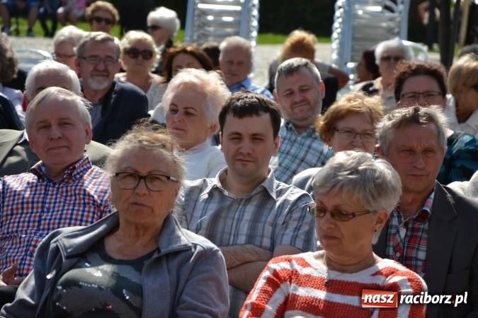 Zdjęcie w galerii na portalu naszraciborz.pl: Hiszpańska muzyka, przepiękne stroje i dekoracje, czyli Poemat dla Hiszpanii na Zamku Piastowskim  wiadomości z regionu