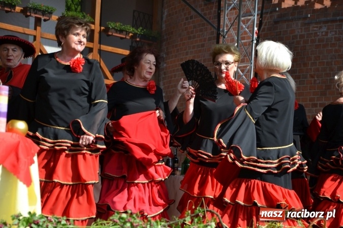 Zdjęcie w galerii na portalu naszraciborz.pl: Hiszpańska muzyka, przepiękne stroje i dekoracje, czyli Poemat dla Hiszpanii na Zamku Piastowskim  wiadomości z regionu