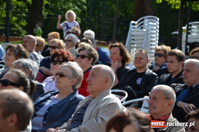 Zdjęcie w galerii na portalu naszraciborz.pl: Hiszpańska muzyka, przepiękne stroje i dekoracje, czyli Poemat dla Hiszpanii na Zamku Piastowskim  wiadomości z regionu