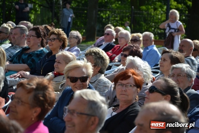 Zdjęcie w galerii na portalu naszraciborz.pl: Hiszpańska muzyka, przepiękne stroje i dekoracje, czyli Poemat dla Hiszpanii na Zamku Piastowskim  wiadomości z regionu