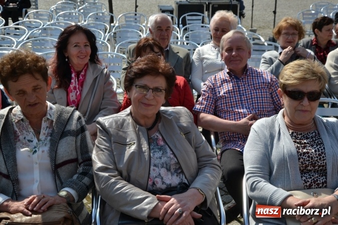 Zdjęcie w galerii na portalu naszraciborz.pl: Hiszpańska muzyka, przepiękne stroje i dekoracje, czyli Poemat dla Hiszpanii na Zamku Piastowskim  wiadomości z regionu