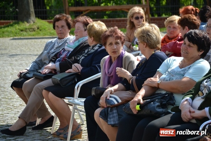 Zdjęcie w galerii na portalu naszraciborz.pl: Hiszpańska muzyka, przepiękne stroje i dekoracje, czyli Poemat dla Hiszpanii na Zamku Piastowskim  wiadomości z regionu