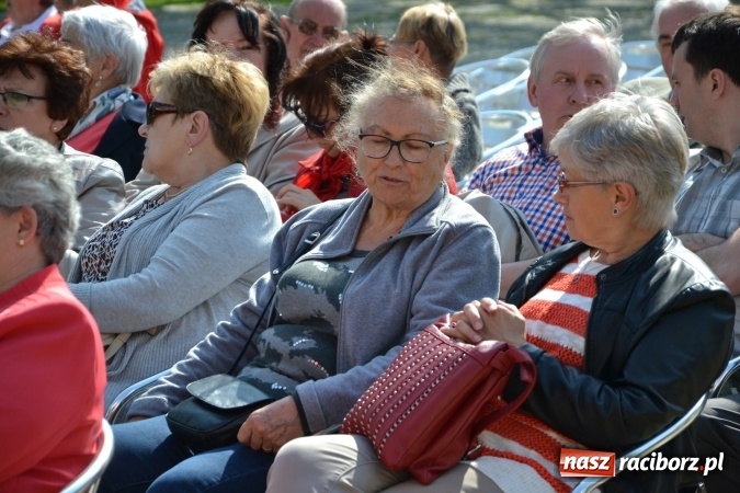 Zdjęcie w galerii na portalu naszraciborz.pl: Hiszpańska muzyka, przepiękne stroje i dekoracje, czyli Poemat dla Hiszpanii na Zamku Piastowskim  wiadomości z regionu