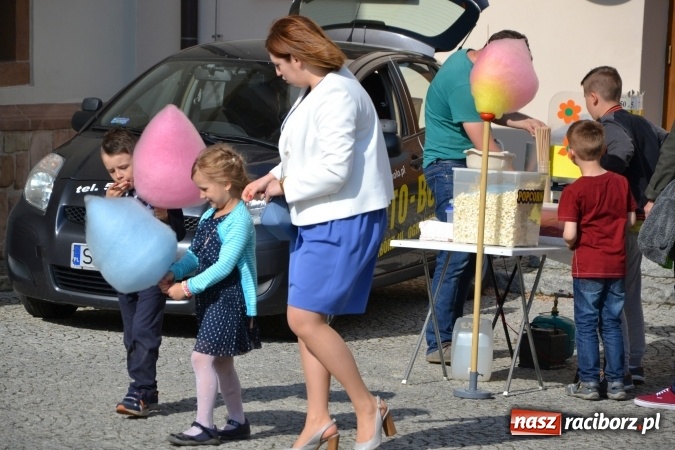 Zdjęcie w galerii na portalu naszraciborz.pl: Hiszpańska muzyka, przepiękne stroje i dekoracje, czyli Poemat dla Hiszpanii na Zamku Piastowskim  wiadomości z regionu