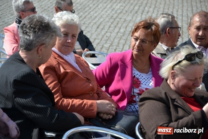 Zdjęcie w galerii na portalu naszraciborz.pl: Hiszpańska muzyka, przepiękne stroje i dekoracje, czyli Poemat dla Hiszpanii na Zamku Piastowskim  wiadomości z regionu