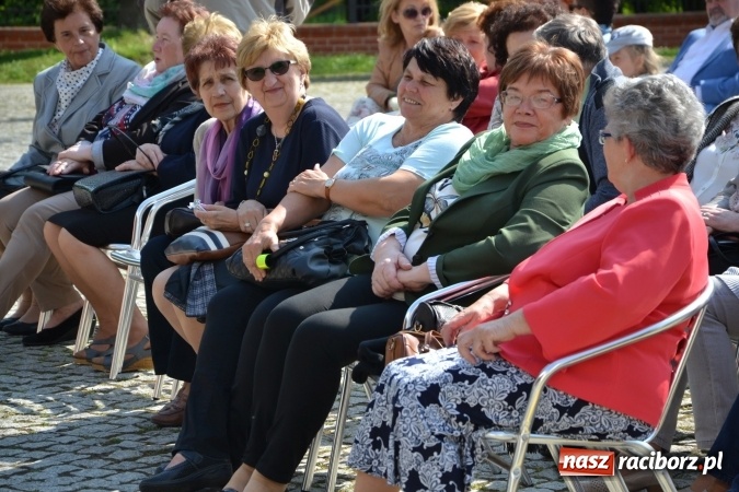 Zdjęcie w galerii na portalu naszraciborz.pl: Hiszpańska muzyka, przepiękne stroje i dekoracje, czyli Poemat dla Hiszpanii na Zamku Piastowskim  wiadomości z regionu