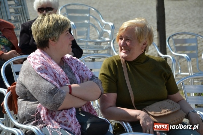 Zdjęcie w galerii na portalu naszraciborz.pl: Hiszpańska muzyka, przepiękne stroje i dekoracje, czyli Poemat dla Hiszpanii na Zamku Piastowskim  wiadomości z regionu