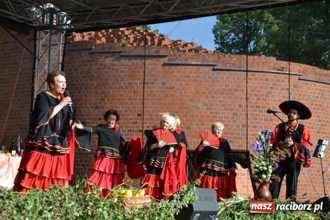 Zdjęcie w galerii na portalu naszraciborz.pl: Hiszpańska muzyka, przepiękne stroje i dekoracje, czyli Poemat dla Hiszpanii na Zamku Piastowskim  wiadomości z regionu