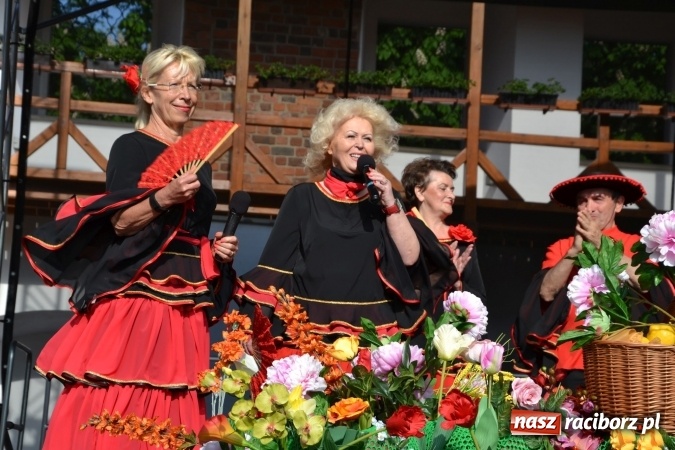 Zdjęcie w galerii na portalu naszraciborz.pl: Hiszpańska muzyka, przepiękne stroje i dekoracje, czyli Poemat dla Hiszpanii na Zamku Piastowskim  wiadomości z regionu
