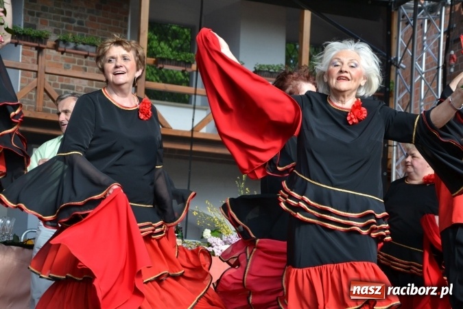 Zdjęcie w galerii na portalu naszraciborz.pl: Hiszpańska muzyka, przepiękne stroje i dekoracje, czyli Poemat dla Hiszpanii na Zamku Piastowskim  wiadomości z regionu