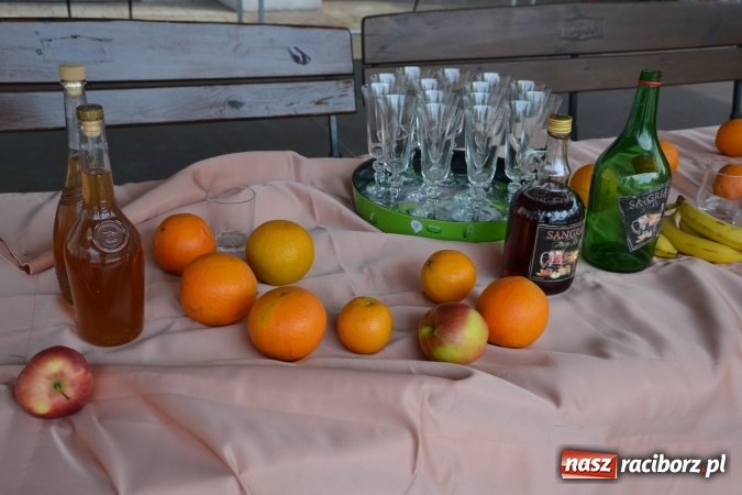 Zdjęcie w galerii na portalu naszraciborz.pl: Hiszpańska muzyka, przepiękne stroje i dekoracje, czyli Poemat dla Hiszpanii na Zamku Piastowskim  wiadomości z regionu