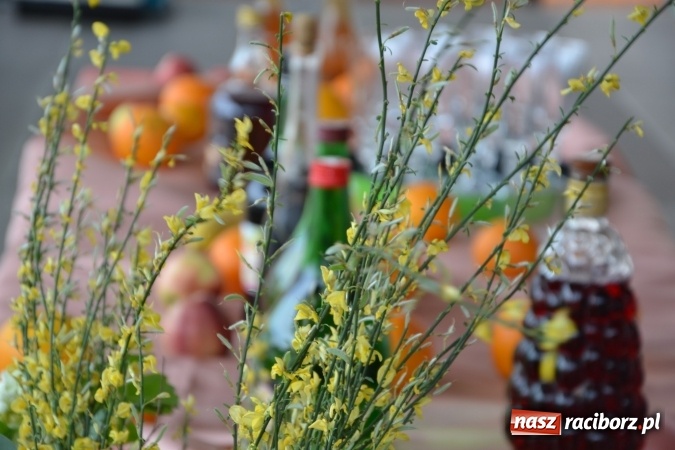 Zdjęcie w galerii na portalu naszraciborz.pl: Hiszpańska muzyka, przepiękne stroje i dekoracje, czyli Poemat dla Hiszpanii na Zamku Piastowskim  wiadomości z regionu