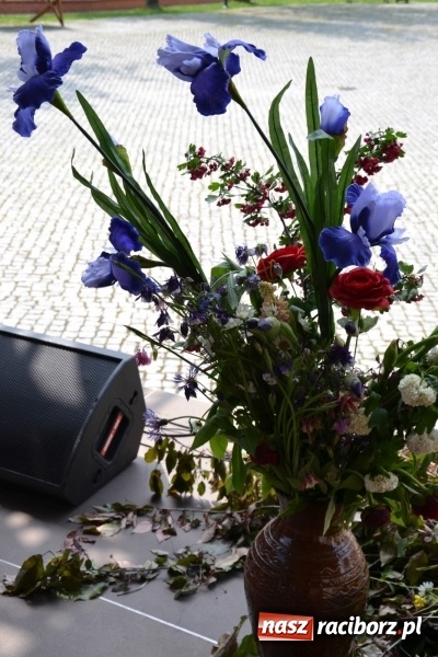 Zdjęcie w galerii na portalu naszraciborz.pl: Hiszpańska muzyka, przepiękne stroje i dekoracje, czyli Poemat dla Hiszpanii na Zamku Piastowskim  wiadomości z regionu