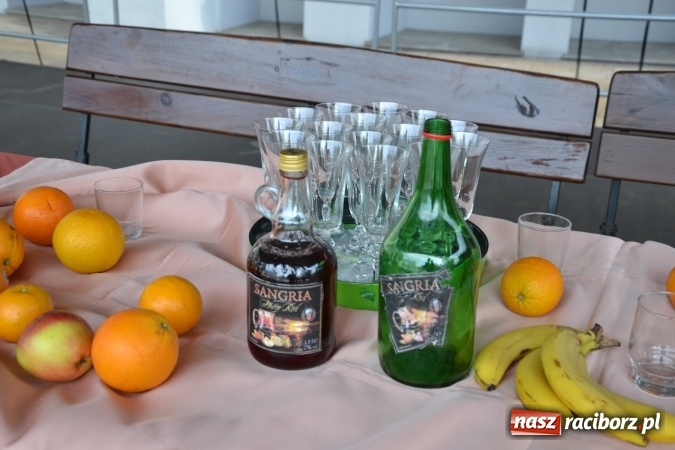 Zdjęcie w galerii na portalu naszraciborz.pl: Hiszpańska muzyka, przepiękne stroje i dekoracje, czyli Poemat dla Hiszpanii na Zamku Piastowskim  wiadomości z regionu