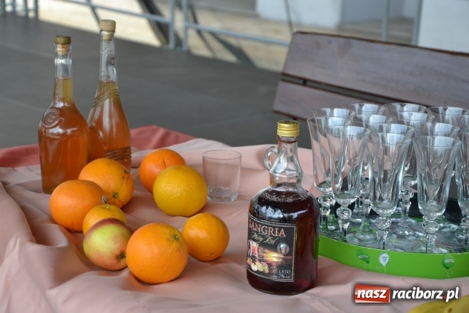 Zdjęcie w galerii na portalu naszraciborz.pl: Hiszpańska muzyka, przepiękne stroje i dekoracje, czyli Poemat dla Hiszpanii na Zamku Piastowskim  wiadomości z regionu