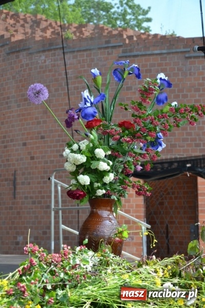 Zdjęcie w galerii na portalu naszraciborz.pl: Hiszpańska muzyka, przepiękne stroje i dekoracje, czyli Poemat dla Hiszpanii na Zamku Piastowskim  wiadomości z regionu
