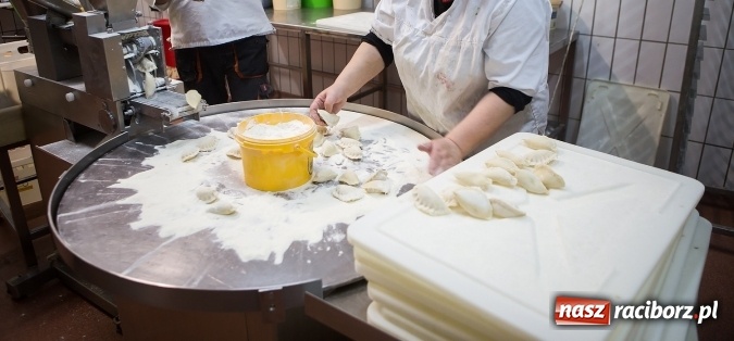 Zdjęcie w galerii na portalu naszraciborz.pl: Zawsze o krok przed konkurencją – Zakład Rzeźniczo-Wędliniarski zaprasza na zakupy! wiadomości z regionu