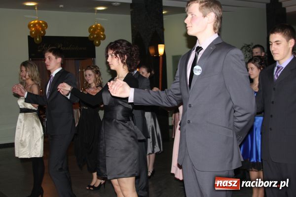 Zdjęcie w galerii na portalu naszraciborz.pl: Studniówka I LO: Poloneza czas zacząć... wiadomości z regionu