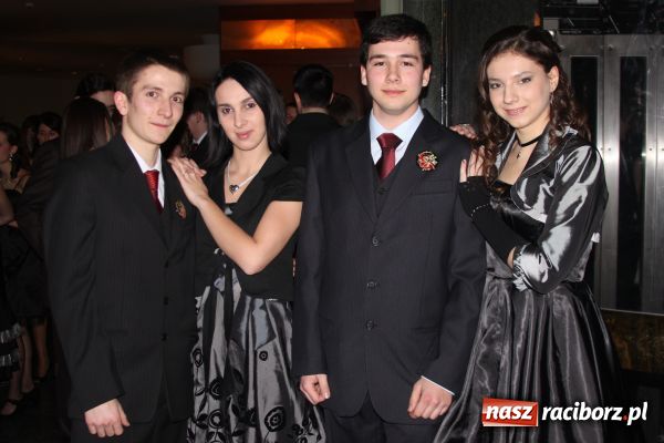 Zdjęcie w galerii na portalu naszraciborz.pl: Studniówka I LO: Poloneza czas zacząć... wiadomości z regionu