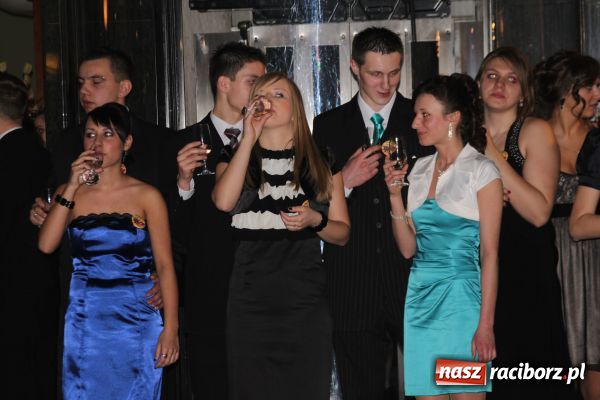 Zdjęcie w galerii na portalu naszraciborz.pl: Studniówka I LO: Poloneza czas zacząć... wiadomości z regionu