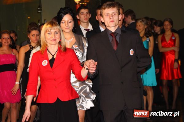 Zdjęcie w galerii na portalu naszraciborz.pl: Studniówka I LO: Poloneza czas zacząć... wiadomości z regionu