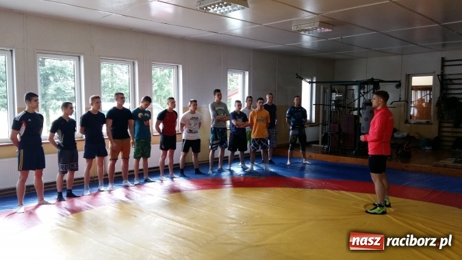 Zdjęcie w galerii na portalu naszraciborz.pl: Podopieczni MOW w Rudach z wizytą w LKS Dąb Brzeźnica wiadomości z regionu