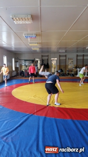 Zdjęcie w galerii na portalu naszraciborz.pl: Podopieczni MOW w Rudach z wizytą w LKS Dąb Brzeźnica wiadomości z regionu