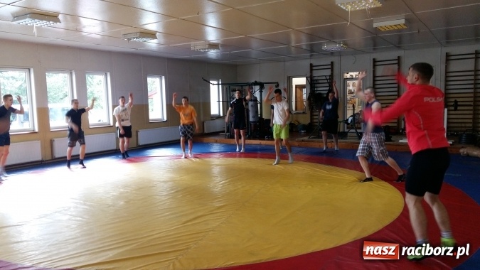 Zdjęcie w galerii na portalu naszraciborz.pl: Podopieczni MOW w Rudach z wizytą w LKS Dąb Brzeźnica wiadomości z regionu