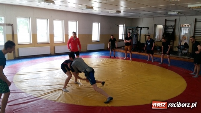 Zdjęcie w galerii na portalu naszraciborz.pl: Podopieczni MOW w Rudach z wizytą w LKS Dąb Brzeźnica wiadomości z regionu