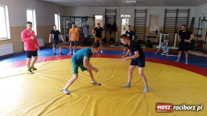 Zdjęcie w galerii na portalu naszraciborz.pl: Podopieczni MOW w Rudach z wizytą w LKS Dąb Brzeźnica wiadomości z regionu