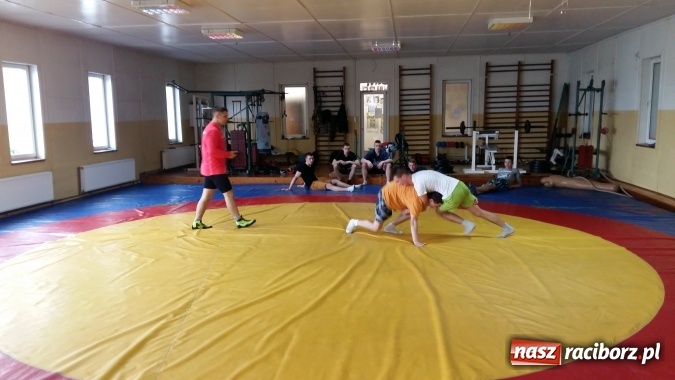 Zdjęcie w galerii na portalu naszraciborz.pl: Podopieczni MOW w Rudach z wizytą w LKS Dąb Brzeźnica wiadomości z regionu