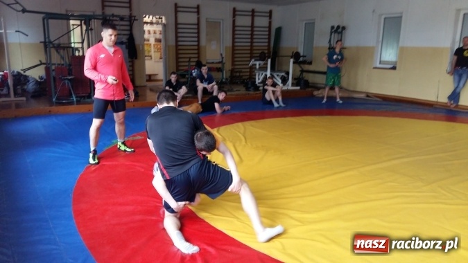 Zdjęcie w galerii na portalu naszraciborz.pl: Podopieczni MOW w Rudach z wizytą w LKS Dąb Brzeźnica wiadomości z regionu