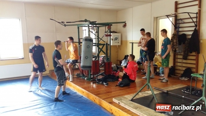 Zdjęcie w galerii na portalu naszraciborz.pl: Podopieczni MOW w Rudach z wizytą w LKS Dąb Brzeźnica wiadomości z regionu