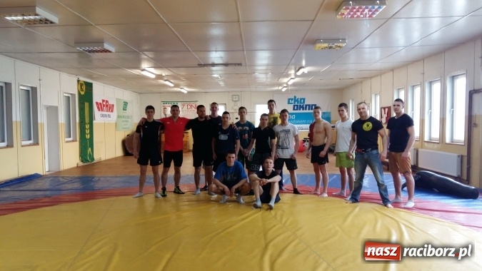 Zdjęcie w galerii na portalu naszraciborz.pl: Podopieczni MOW w Rudach z wizytą w LKS Dąb Brzeźnica wiadomości z regionu