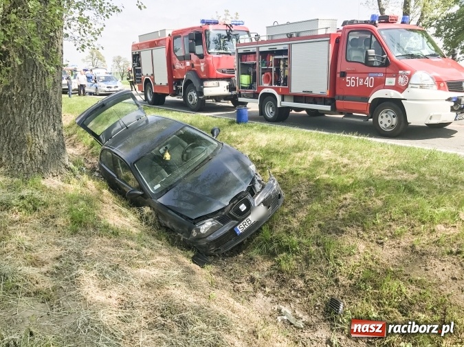 Zdjęcie w galerii na portalu naszraciborz.pl: Wypadek na trasie Pietrowice Wielkie - Racibórz. Dwie osoby w szpitalu, sprawca doznał urazu kręgosłupa  wiadomości z regionu